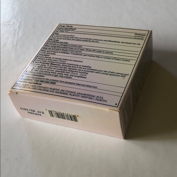 It Cosmetics CC+ Illumination Powder - Picture 4 of 6